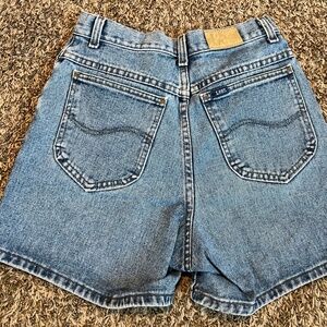 Lee vintage original riveted denim jean shorts mom style medium wash size 7